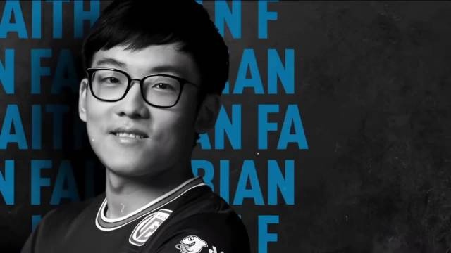 从球场的一 从球场的一