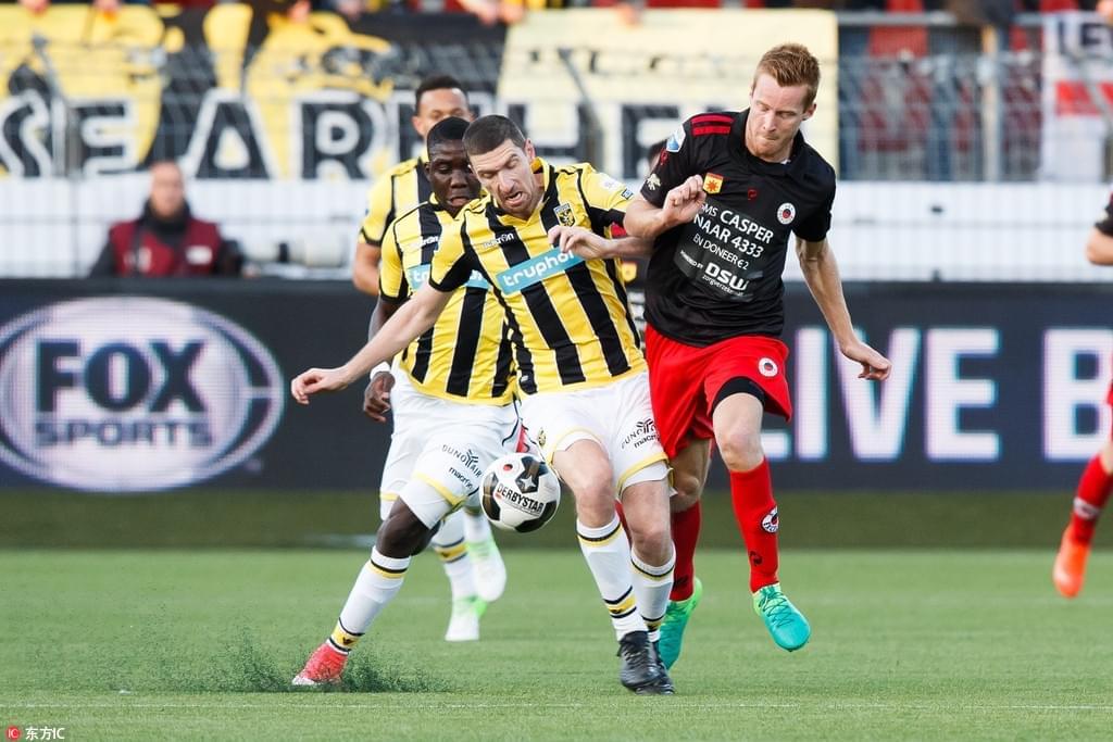 在于中场的 在于中场的