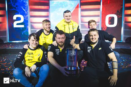 少年同台竞 少年同台竞